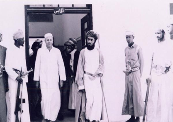صور قديمة ونادرة لجلالته السلطان قابوس Sultan Qaboos Size:227.10 Kb Dim: 1024 x 1024 Size: Kb Dim: x