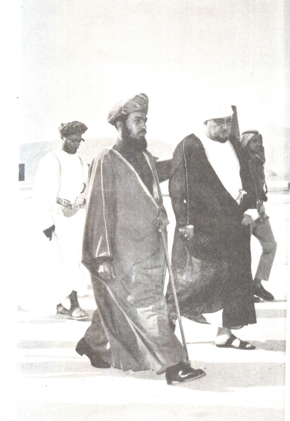 صور قديمة ونادرة لجلالته السلطان قابوس Sultan Qaboos Size:827.70 Kb Dim: 1006 x 1459 Size: Kb Dim: x