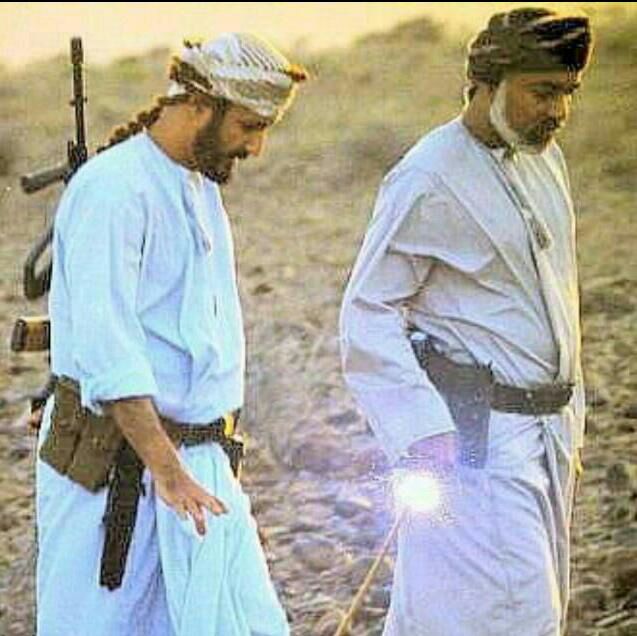 صور قديمة ونادرة لجلالته السلطان قابوس والسيد سيف Size:63.70 Kb Dim: 637 x 636 Size: Kb Dim: x