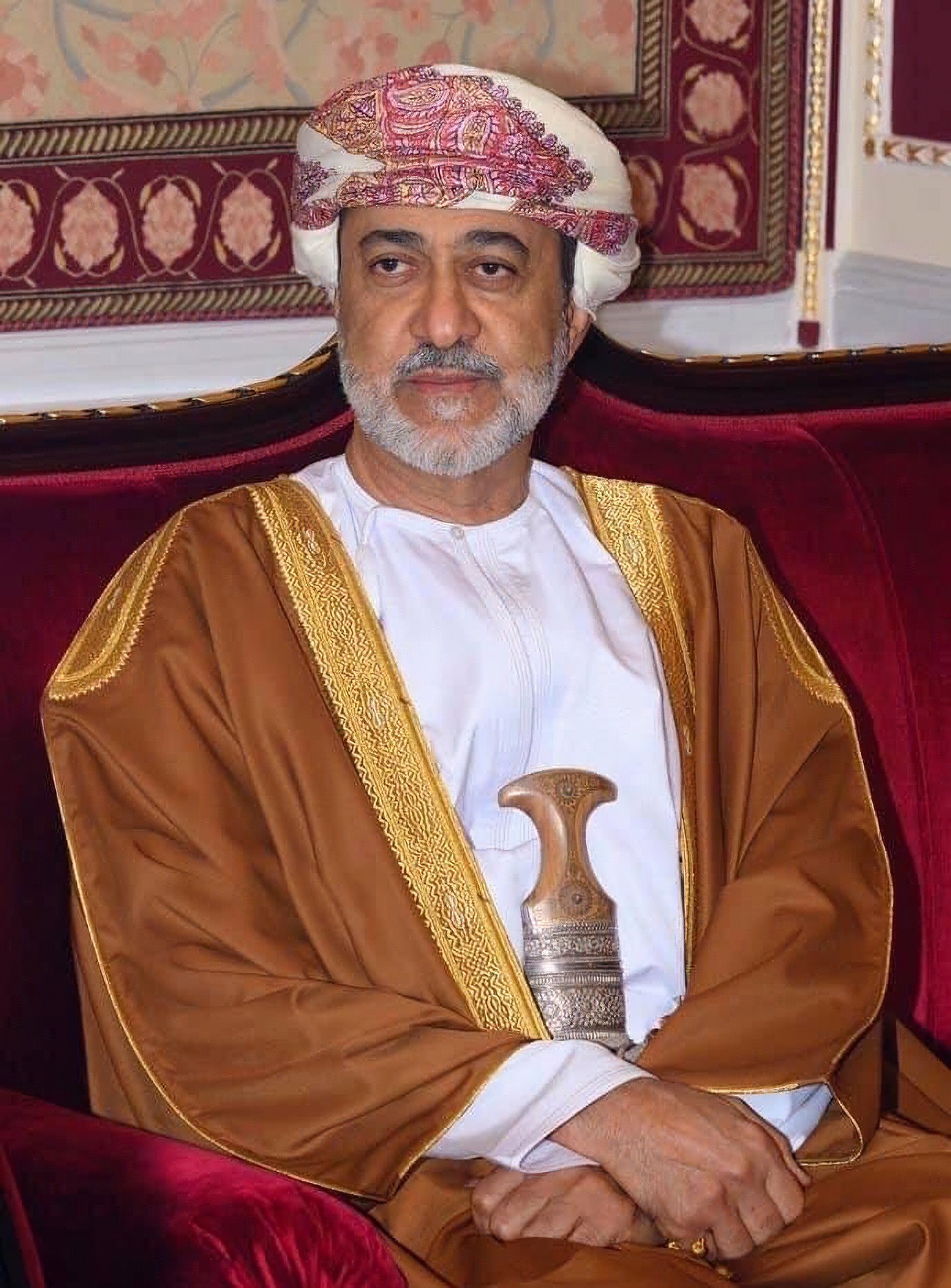 السلطان هيثم بعد الحكم السلطان هيثم بعد الحكم Size:505.60 Kb Dim: 1376 x 1864 Size: Kb Dim: x
