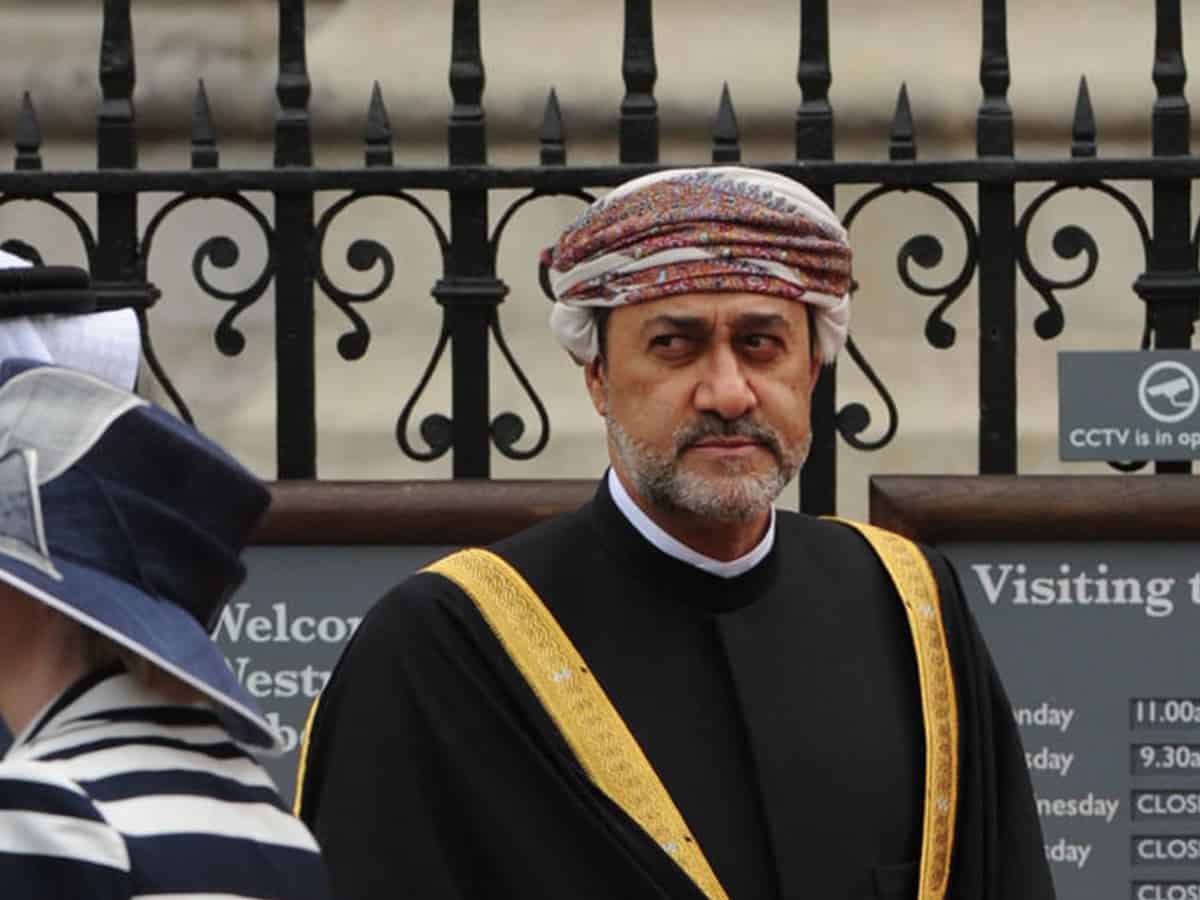 السلطان هيثم قبل الحكم السلطان هيثم قبل الحكم Size:45.38 Kb Dim: 1200 x 900 Size: Kb Dim: x