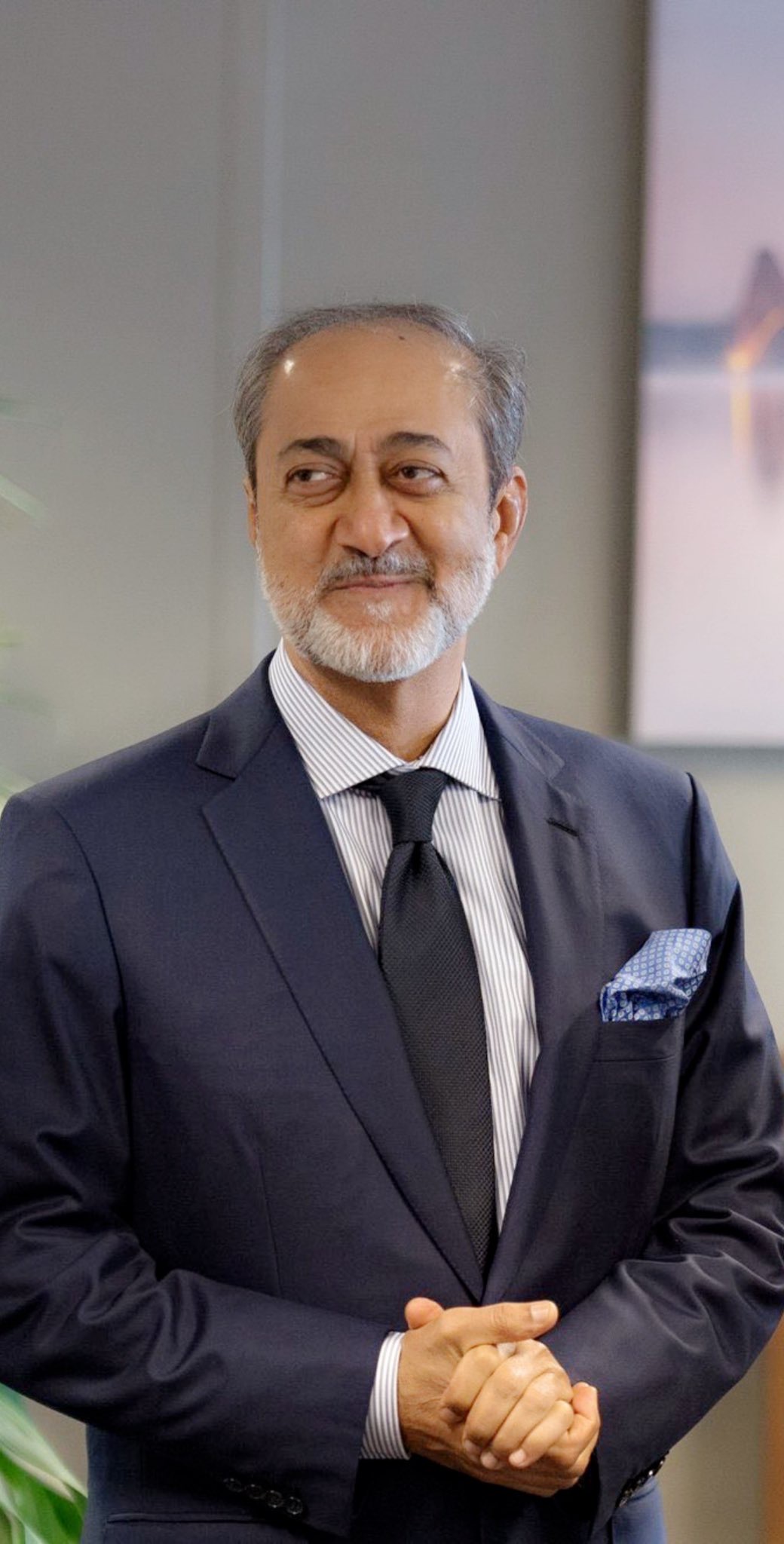 السلطان هيثم قبل الحكم السلطان هيثم قبل الحكم Size:269.40 Kb Dim: 1040 x 2048 Size: Kb Dim: x