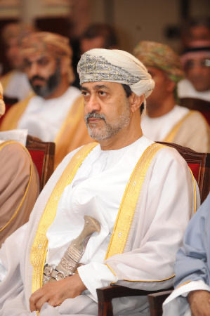 السلطان هيثم قبل الحكم السلطان هيثم قبل الحكم Size:41.13 Kb Dim: 299 x 450 Size: Kb Dim: x