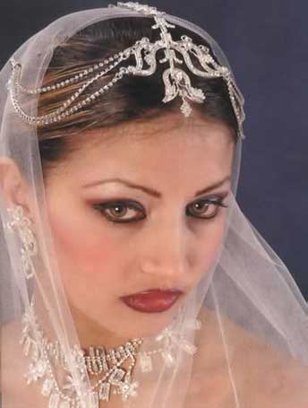موديلات قصات الشعر اكسسوارات للعرايس7 Size:16.20 Kb Dim: 344 x 455 Size: Kb Dim: x