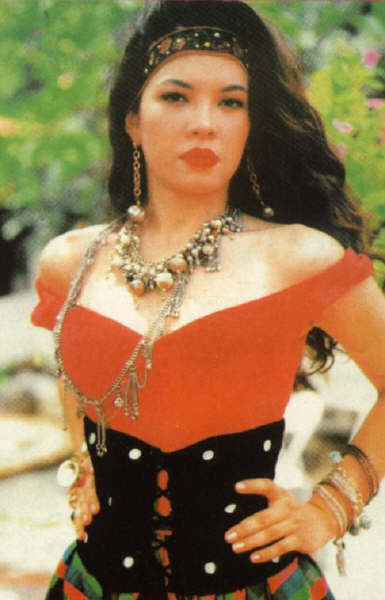 فساتين سهرات اللـــوكـ الغجــري 7 Size:33.40 Kb Dim: 385 x 600 Size: Kb Dim: x