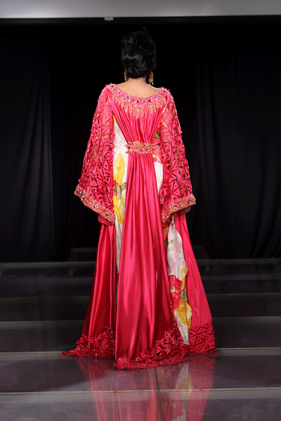 فساتين سهرات تشكيلة امال الفارسي 2008!4 Size:121.90 Kb Dim: 400 x 600 Size: Kb Dim: x