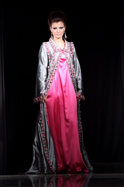 فساتين سهرات تشكيلة امال الفارسي 2008!8 Size:117.10 Kb Dim: 400 x 600 Size: Kb Dim: x