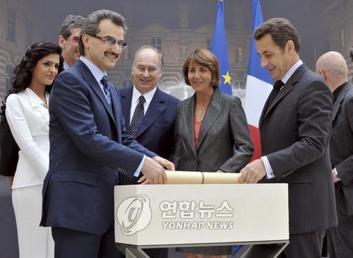 فساتين سهرات أميره الطويّل زوجة الأمير الو6 Size:29.30 Kb Dim: 500 x 366 Size: Kb Dim: x