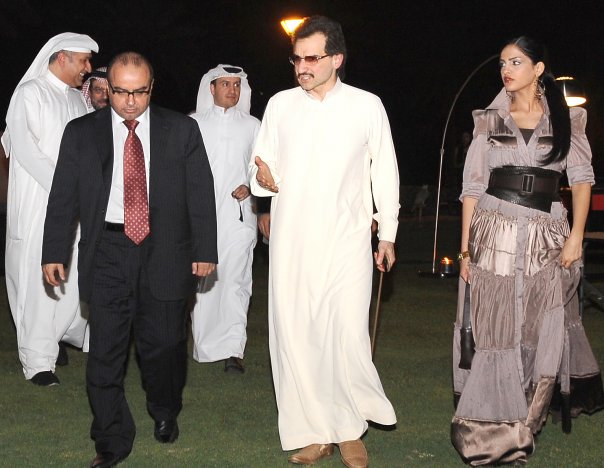 فساتين سهرات أميره الطويّل زوجة الأمير الو12 Size:58.80 Kb Dim: 604 x 468 Size: Kb Dim: x