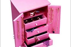 ملابس وإكسسوارات متنوعة2