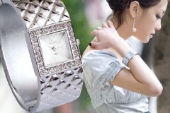 ملابس وإكسسوارات متنوعة10