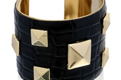 ملابس وإكسسوارات متنوعة1