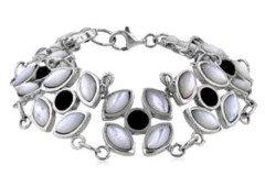 ملابس وإكسسوارات متنوعة8