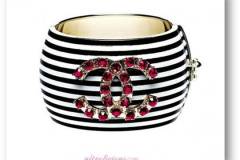 ملابس وإكسسوارات متنوعة5