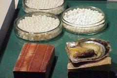 ملابس وإكسسوارات متنوعة1