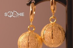 ملابس وإكسسوارات متنوعة4