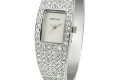 ملابس وإكسسوارات متنوعة9