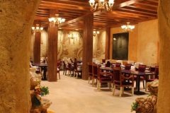 مطاعم الكهف