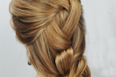 تسريحات ناعمه لشعر الطويل1