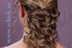 تسريحات ناعمه لشعر الطويل3