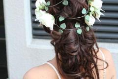 تسريحات العروس مع الورد 1