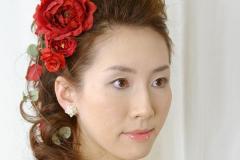 تسريحات العروس مع الورد 2