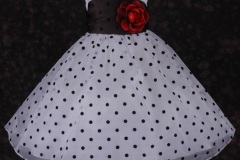 تخيلي بنوتك بهادي الفساتين ba1