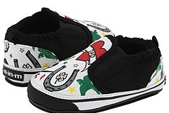 ملابس واحذيه للاطفال8