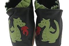 ملابس واحذيه للاطفال9